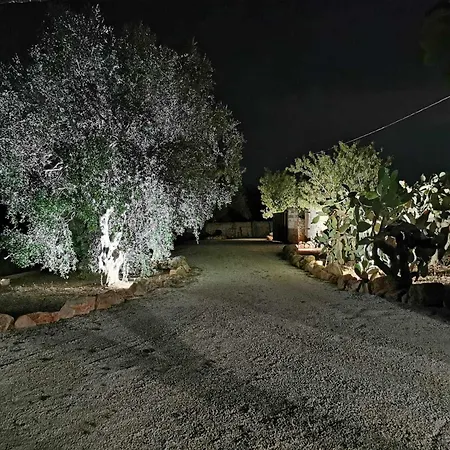 Trullo Melograno By Tripostuni * Ostuni